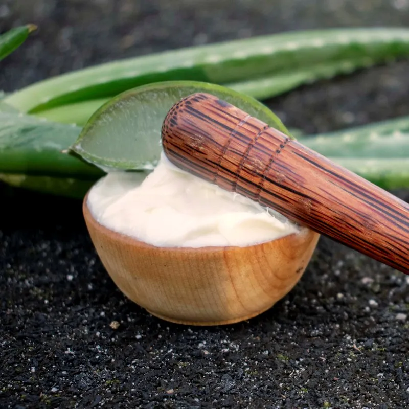 Mortar and Pestle with aloe cream